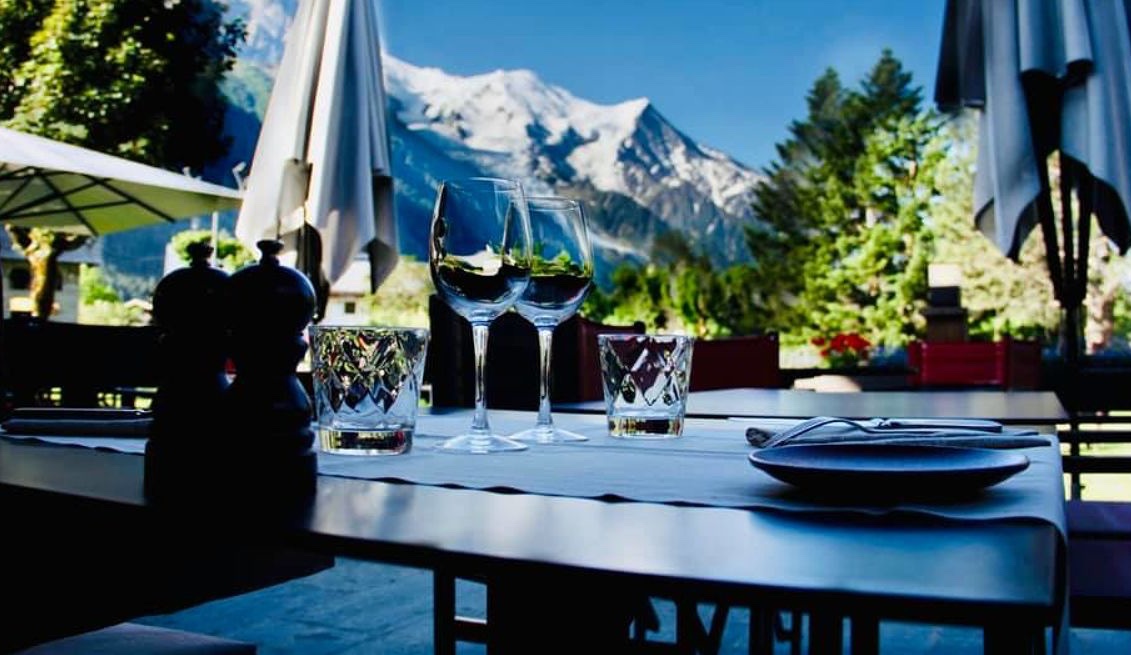 le-castel-restaurant-terrace-chamonix-summer